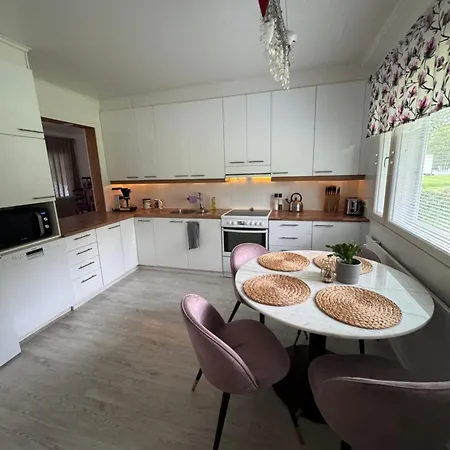 Kosmik Riverside Villa