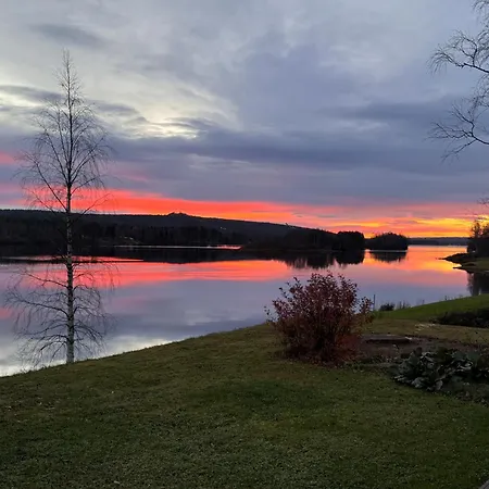 Kosmik Riverside Villa