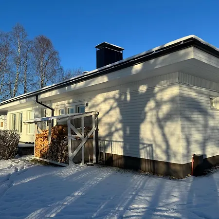 Kosmik Riverside Villa *
